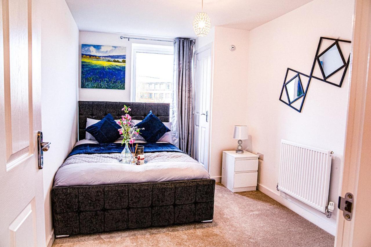 A Luxury 2 Bedroom Apartment With 2 Free Parking Chatham  Esterno foto